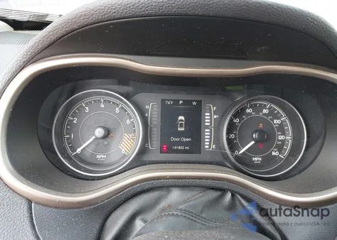 2014 Jeep Cherokee Latitude z USA, uszkodzony, nr VIN 1C4PJLCS4EW122651